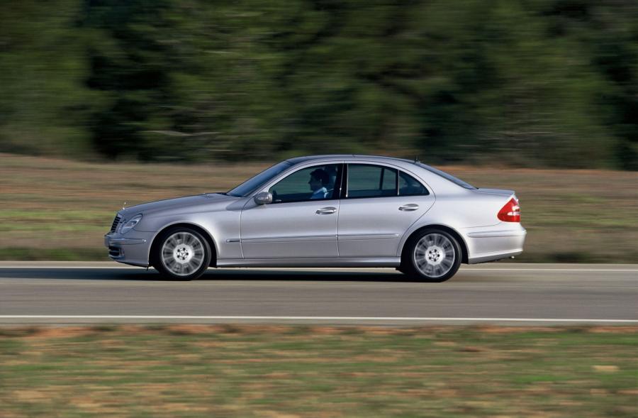 Mercedes-Benz E-Class 2002 года  (фото 85 из 448)